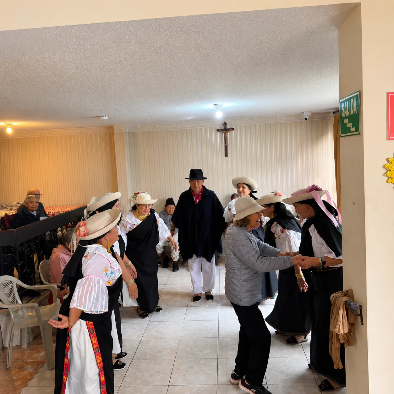 Actividad de convivencia de residentes en Shiloh Casa de Reposo